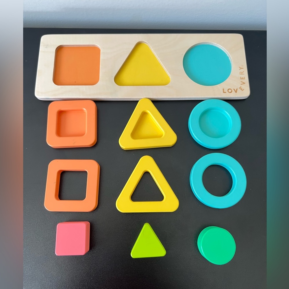 Geo shapes puzzle Lovevery